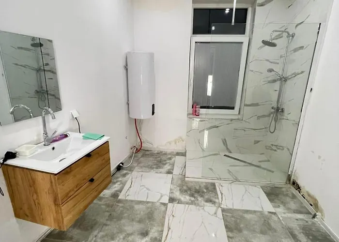 Friedrich August Iii بيت ضيافة *